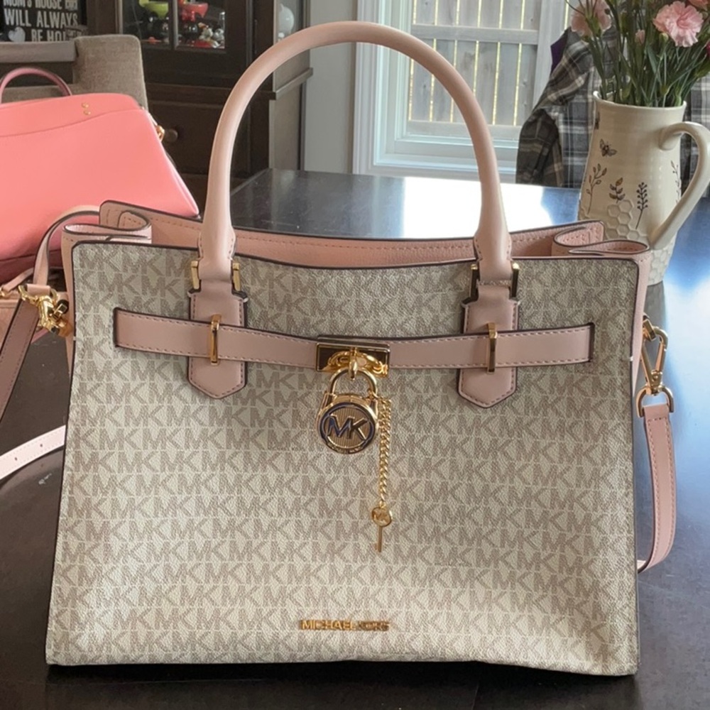 Beautiful Michael Kors Large Satchel